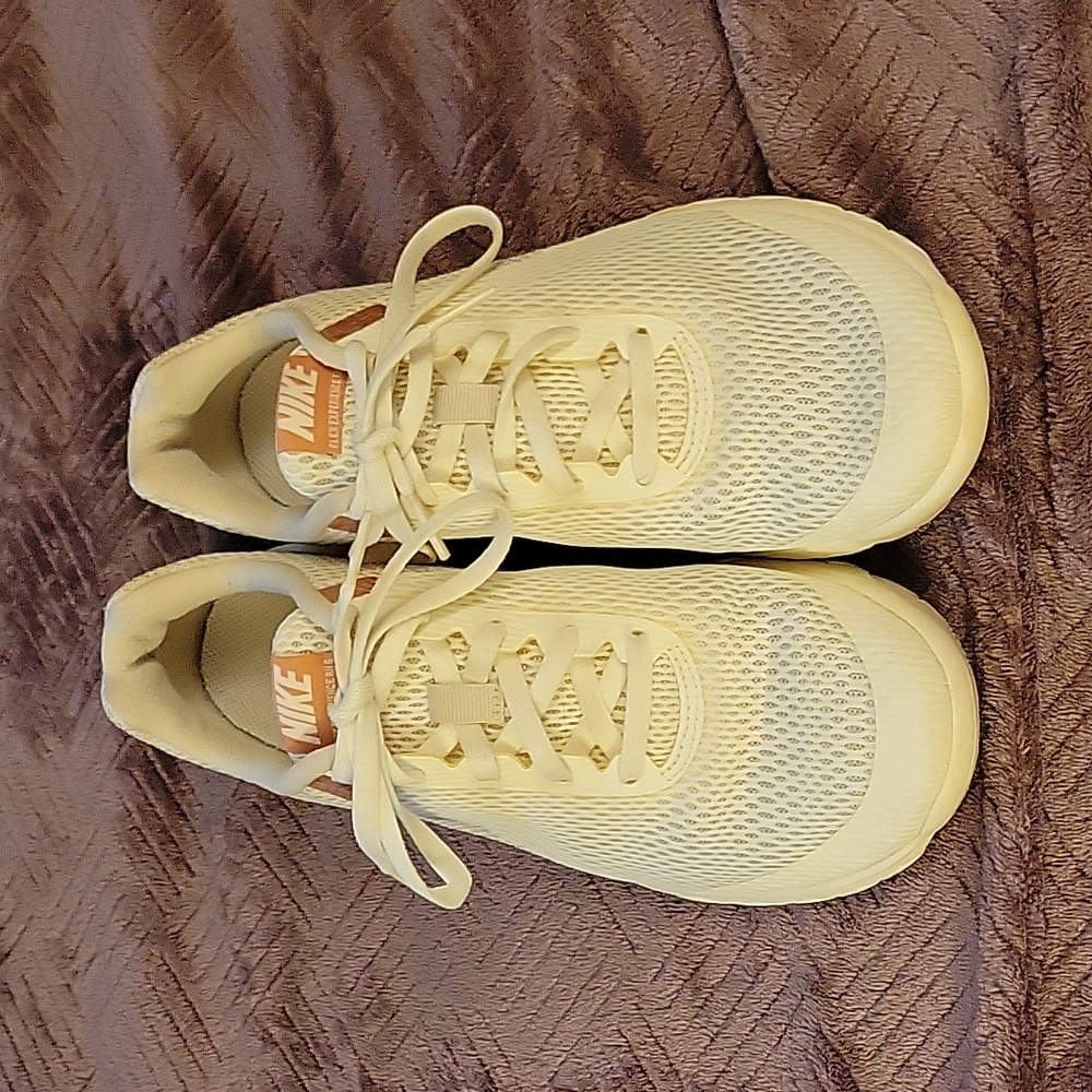 NIKE flex experience RN 6